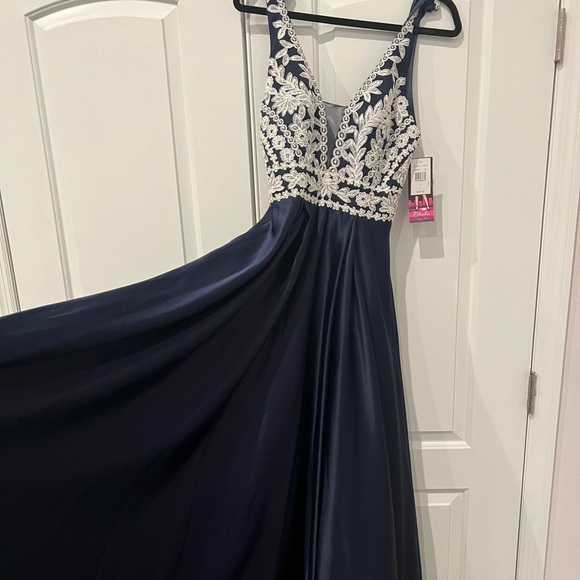 Blondie nites navy gown size 5 - Picture 5 of 8
